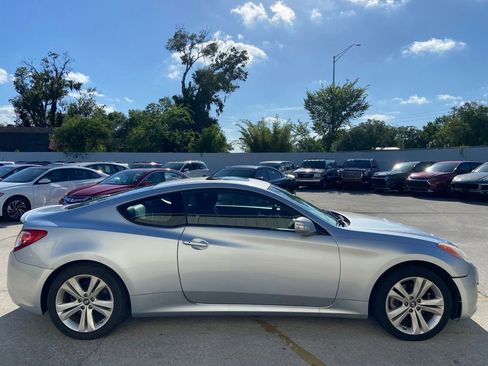 Used 2012 Hyundai Genesis 3.8 RWD image 6