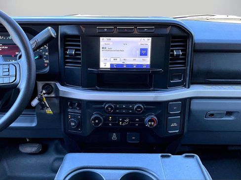 Used 2023 Ford F250 XLT AWD/4WD image 12