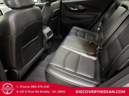 Used 2024 GMC Terrain SLT AWD/4WD image 31