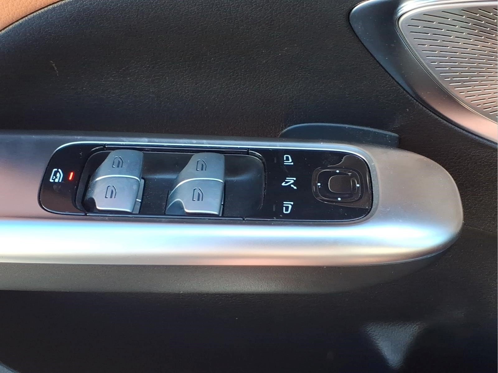 Certified 2023 Mercedes-Benz C 300 4MATIC Sedan image 22