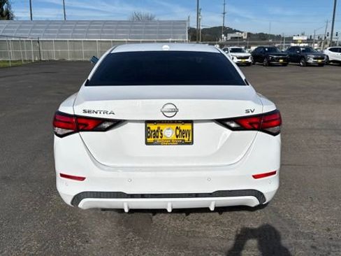 Used 2024 Nissan Sentra SV image 5