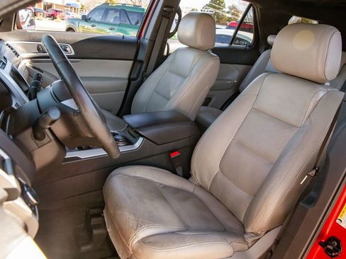 Used 2015 Ford Explorer XLT w/ Equipment Group 202B image 13