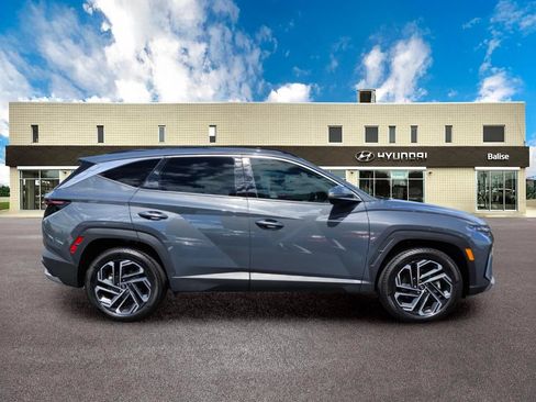 Used 2025 Hyundai Tucson Limited AWD/4WD image 2