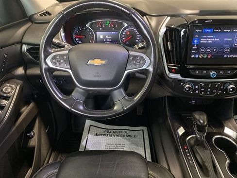 Used 2021 Chevrolet Traverse Premier image 2
