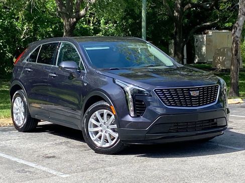Used 2023 Cadillac XT4 Luxury w/ Cold Weather Package image 3