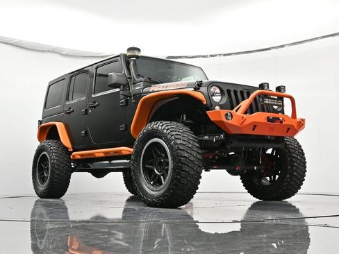 Used 2015 Jeep Wrangler Unlimited Sport w/ Connectivity Group image 41