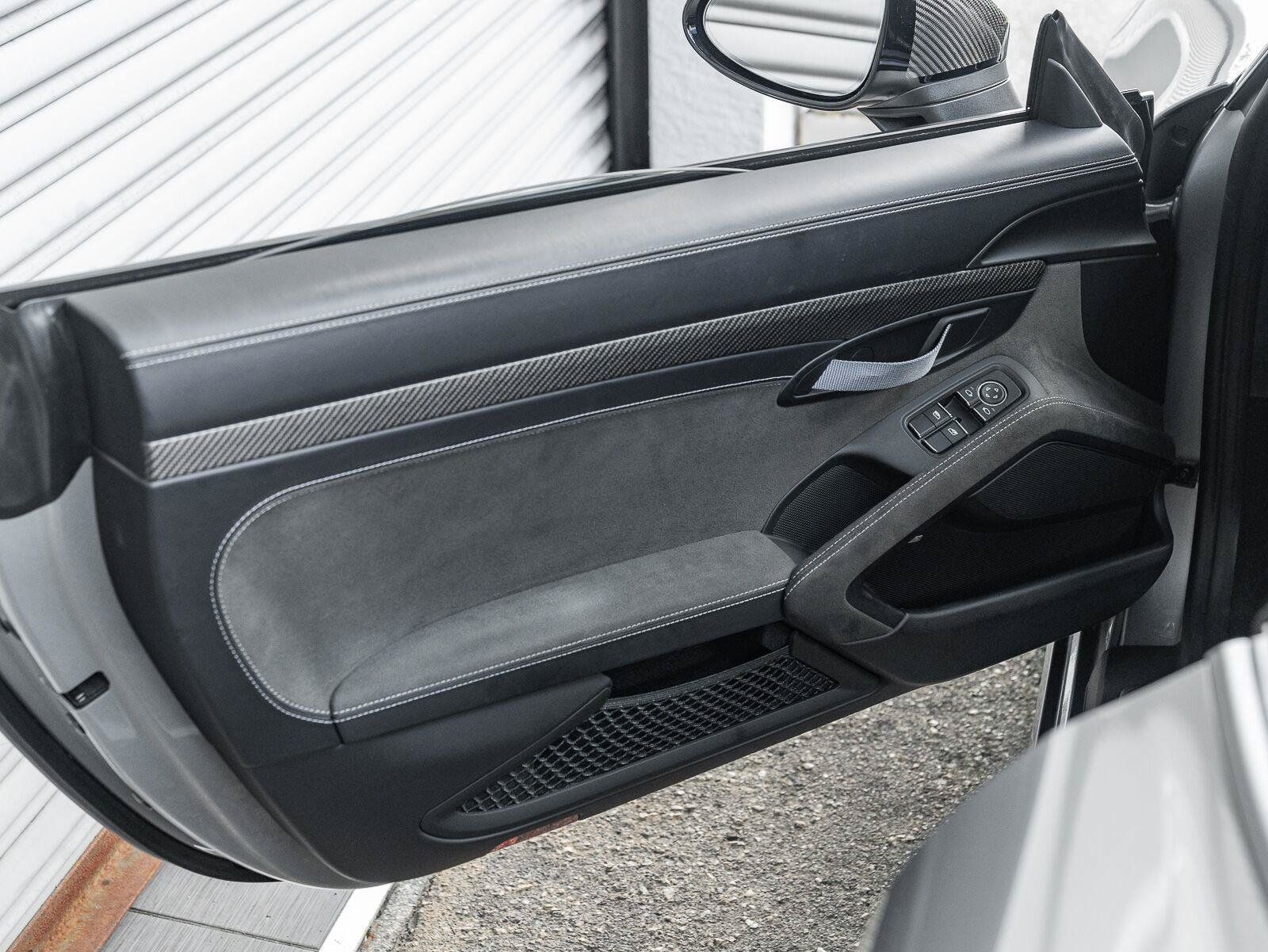 Used 2024 Porsche 718 Cayman GT4 RS RWD image 34