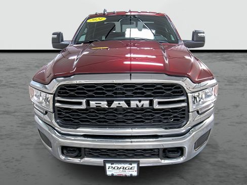 Used 2024 RAM 3500 Tradesman w/ Chrome Appearance Group AWD/4WD image 6