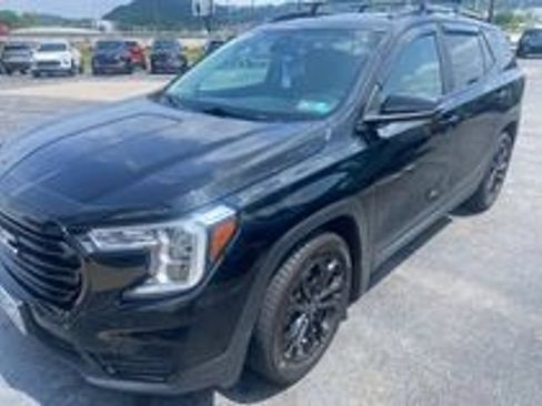 Used 2022 GMC Terrain SLE w/ Driver Convenience Package FWD image 3