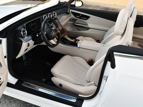 Used 2025 Mercedes-Benz CLE 300 4MATIC Cabriolet image 60