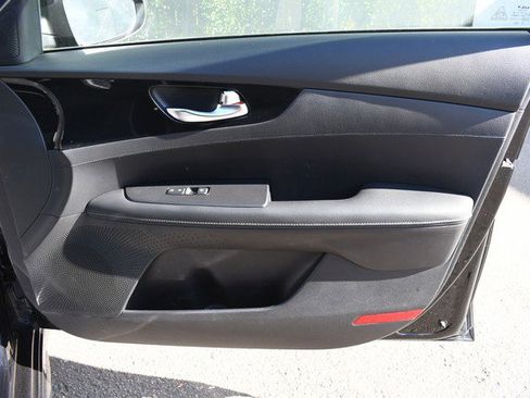 Used 2022 Kia Forte GT-Line image 23