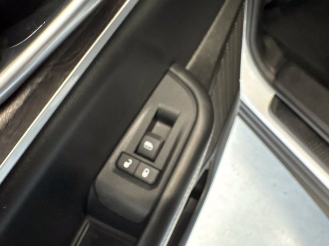 Used 2024 Jeep Grand Cherokee L Limited w/ Black Appearance Package AWD/4WD image 22