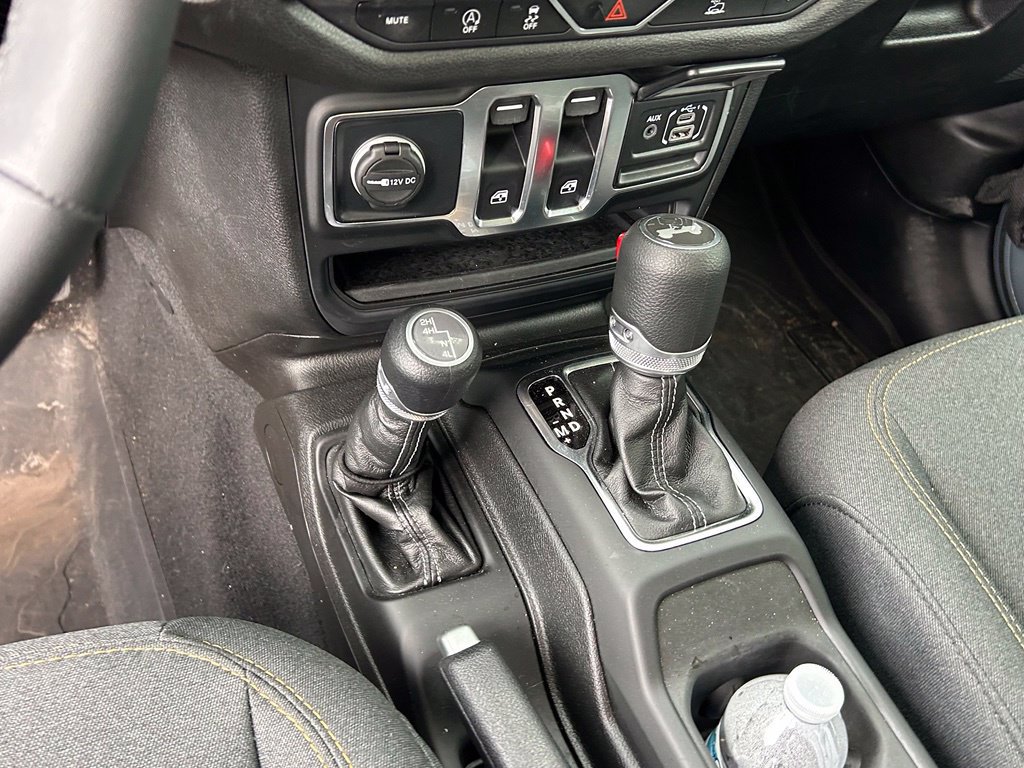 Certified 2025 Jeep Wrangler Sport AWD/4WD image 13