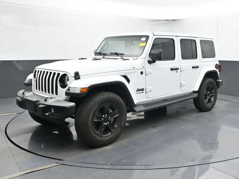 Used 2021 Jeep Wrangler Unlimited Sahara AWD/4WD image 8