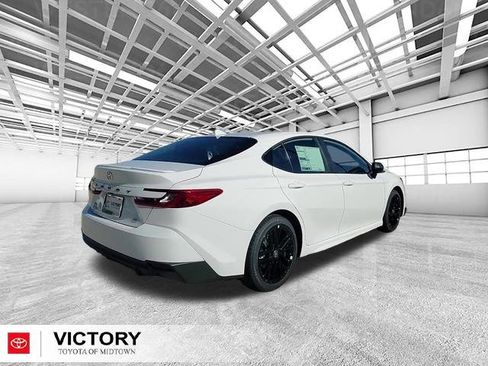 Used 2026 Toyota Camry SE image 3