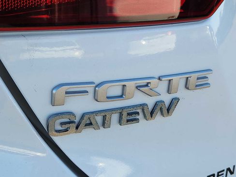 Used 2022 Kia Forte LXS w/ LXS Technology Package image 28