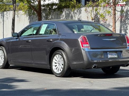 Used 2014 Chrysler 300 image 6
