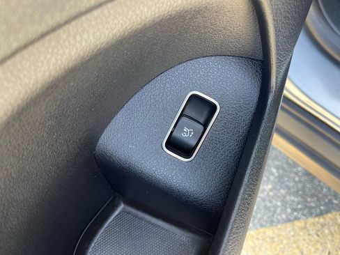 Used 2022 Mercedes-Benz GLE 350 4MATIC w/ Premium Package image 20