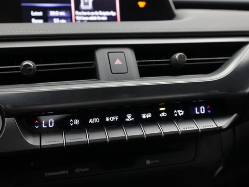 Used 2021 Lexus UX 200 w/ Accessory Package (Z2) FWD image 35