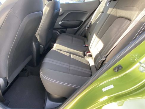 Used 2023 Hyundai Venue SEL image 12