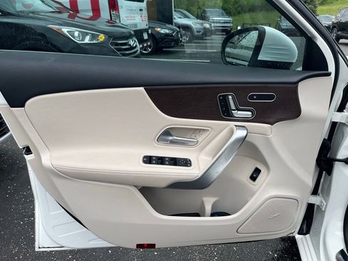 Used 2021 Mercedes-Benz A 220 4MATIC image 9