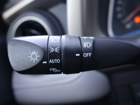 Used 2013 Toyota RAV4 Limited FWD image 31