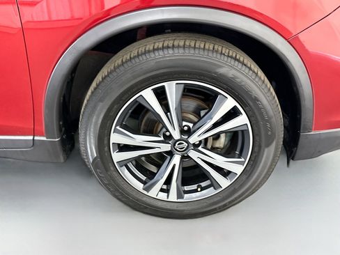 Used 2019 Nissan Rogue SV w/ Sun & Sound Touring Package image 32