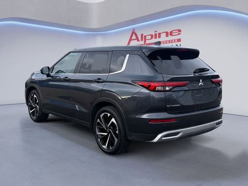 Used 2024 Mitsubishi Outlander AWD image 3