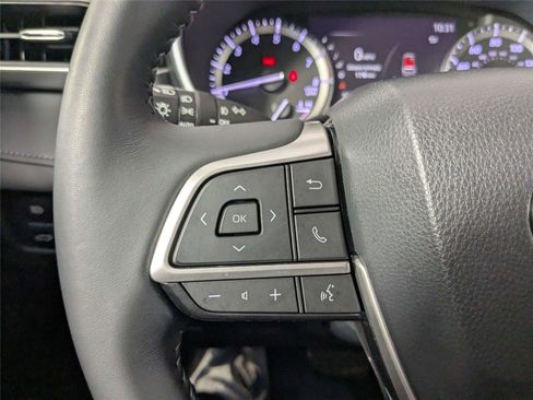 Used 2022 Toyota Highlander XLE image 18