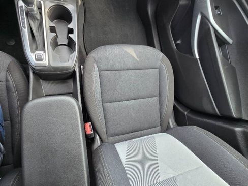 Used 2025 Chevrolet Trax LS w/ LS Convenience Package FWD image 41