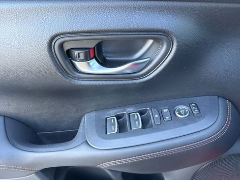 Certified 2025 Honda HR-V Sport image 12