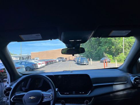 Used 2025 Chevrolet Equinox LT image 33