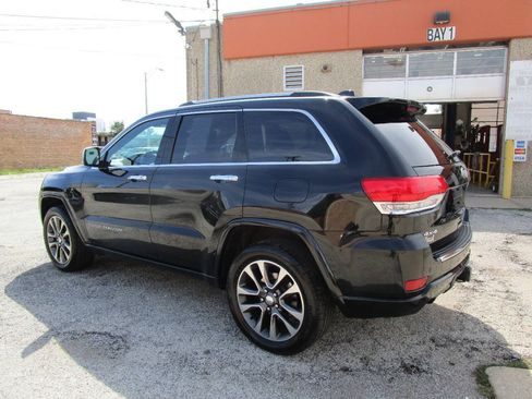 Used 2017 Jeep Grand Cherokee Overland AWD/4WD image 5