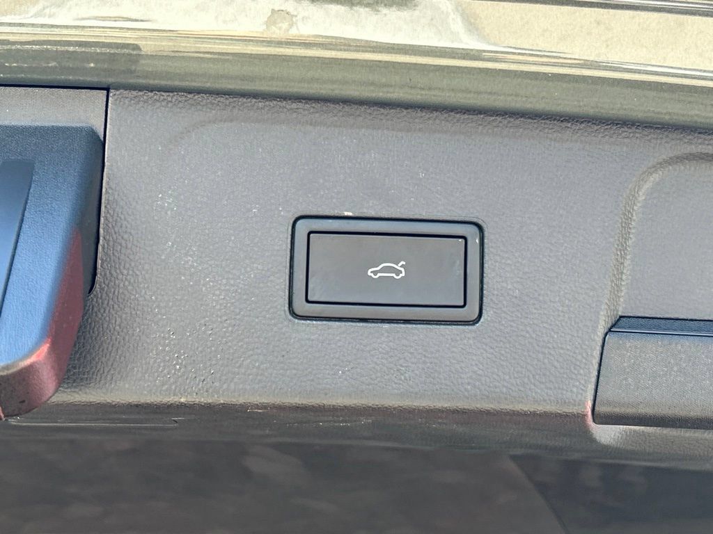 Certified 2026 Volkswagen Atlas SE w/ Panoramic Sunroof Package FWD image 54