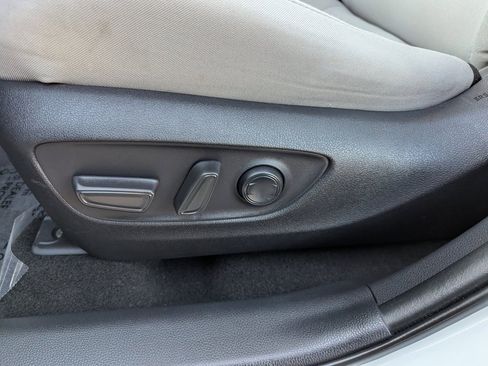 Used 2021 Toyota RAV4 XLE w/ Convenience Package image 16