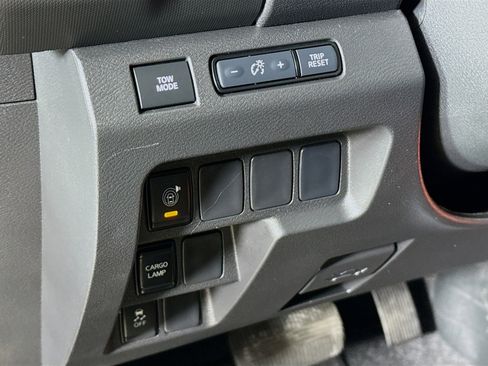 Used 2024 Nissan Frontier Pro-X w/ Technology Package image 9