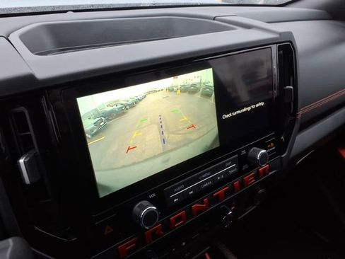 Certified 2025 Nissan Frontier Pro-X RWD image 10