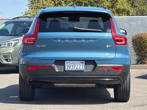 Used 2024 Volvo XC40 B5 Plus AWD/4WD image 8