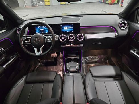 Used 2021 Mercedes-Benz GLB 250 image 32