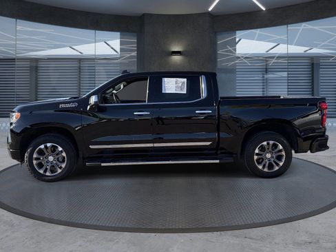 Certified 2024 Chevrolet Silverado 1500 High Country AWD/4WD image 3