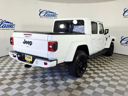 Used 2022 Jeep Gladiator Overland AWD/4WD image 4