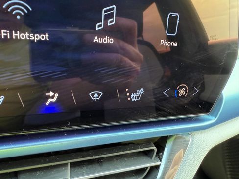 Used 2024 Chevrolet Equinox EV LT w/ LPO, All-Weather Mat Package image 31