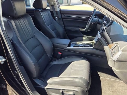 Used 2021 Honda Accord Touring image 17