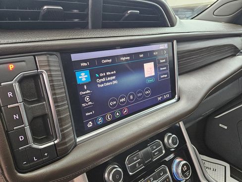 Used 2021 GMC Yukon Denali w/ Denali Premium Package image 16