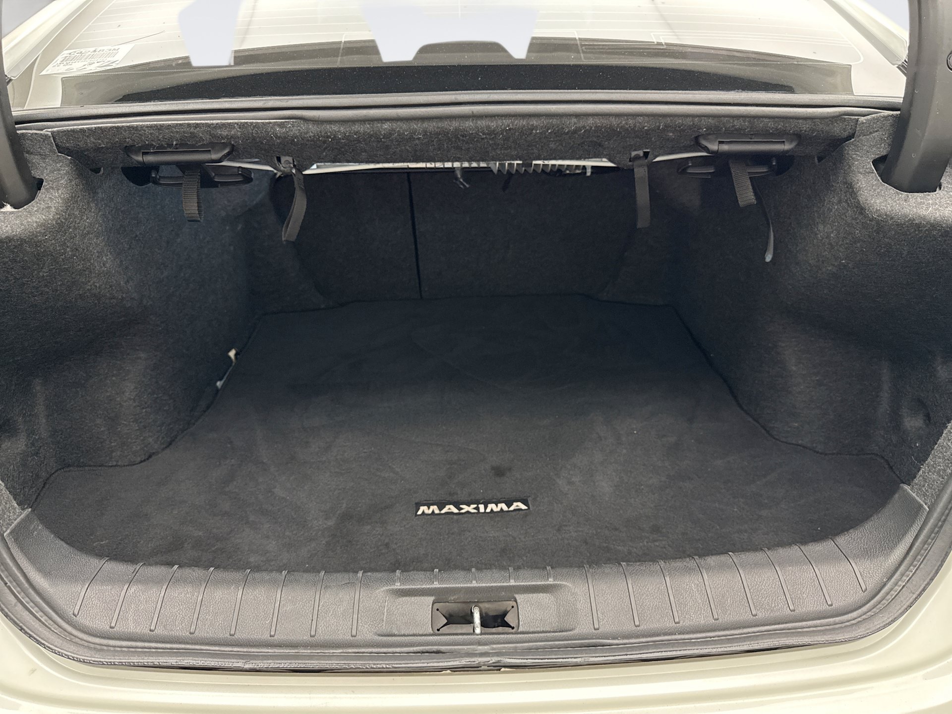 Used 2023 Nissan Maxima SR w/ Sport Mat Group FWD image 23