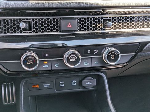 Used 2025 Honda Civic Sport image 24