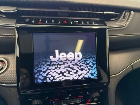 Used 2023 Jeep Grand Cherokee Altitude AWD/4WD image 23