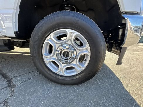 Used 2025 Ford F250 XLT w/ Snow Plow Prep Package AWD/4WD image 10