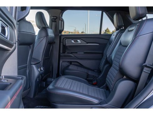 Used 2025 Ford Explorer ST-Line image 13