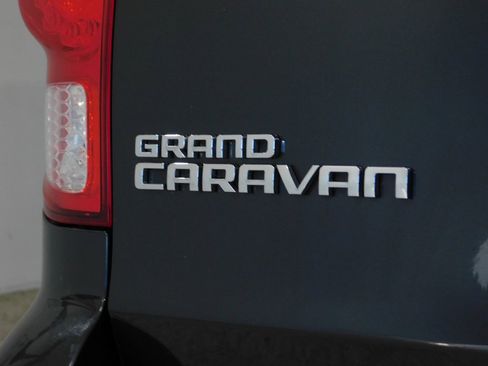 Used 2011 Dodge Grand Caravan SXT image 69